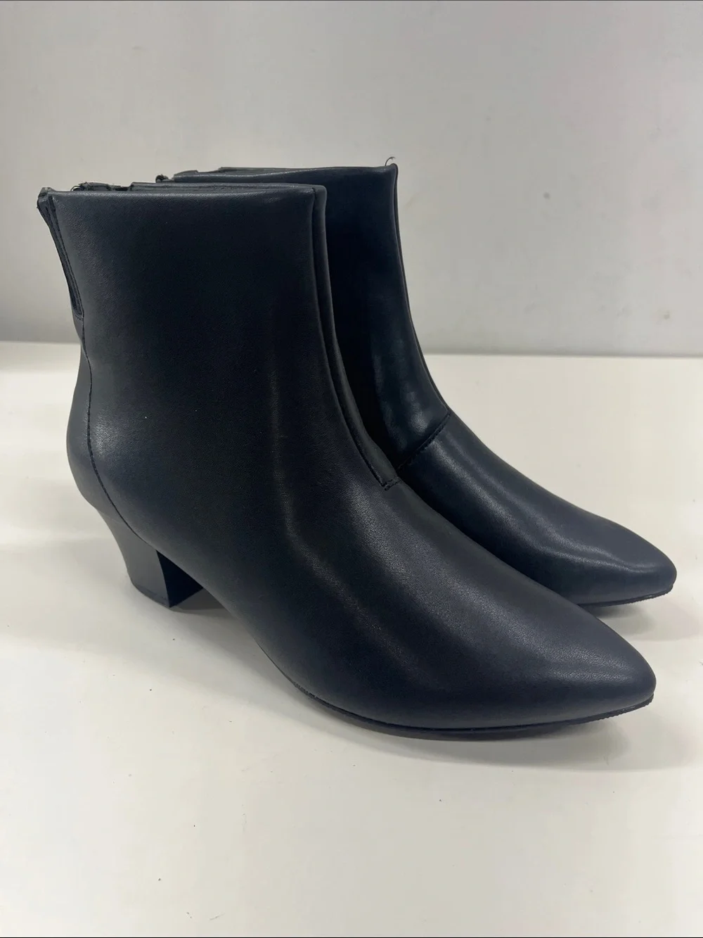 New Clarks Women’s Teresa Boots in Black Leather Size 8.5